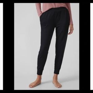 Athleta wind down black sleep joggers